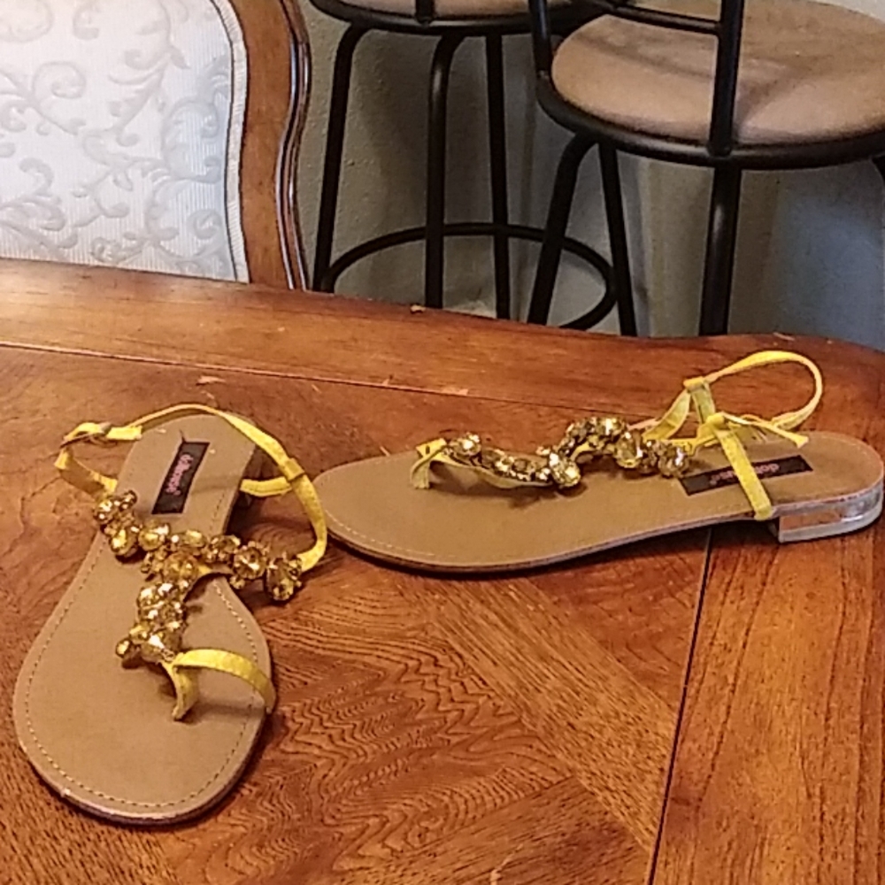 Sandles